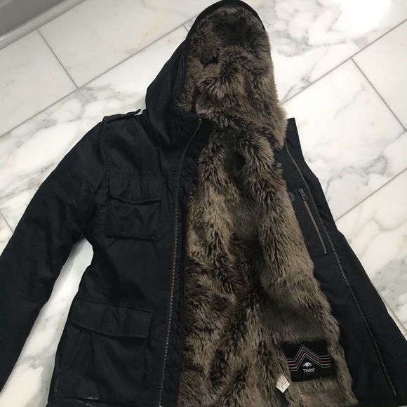 TNA Winter Jacket - Picture 2 of 3